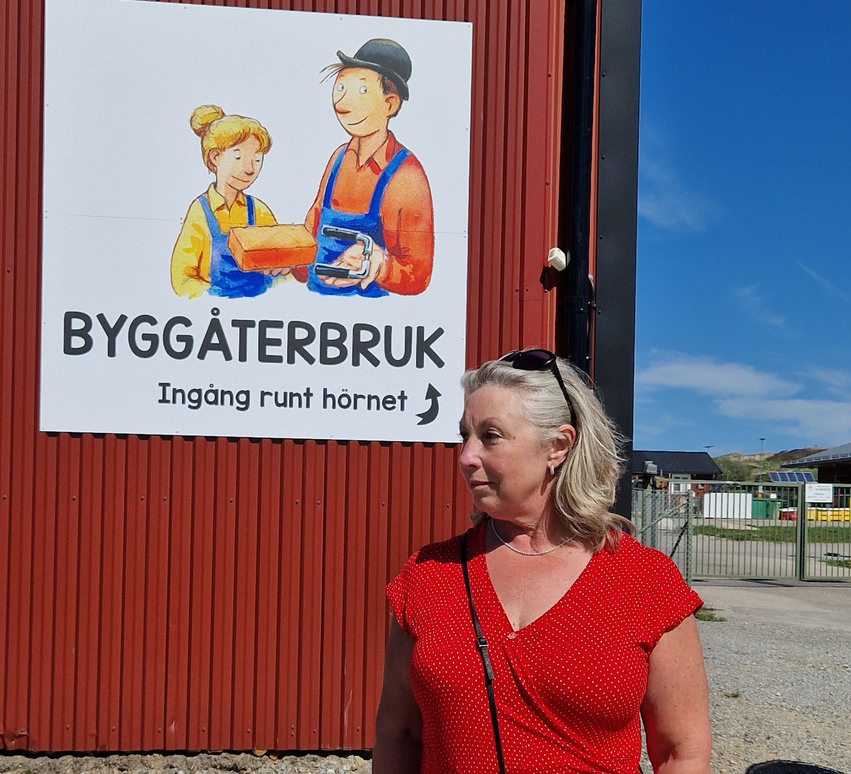 Annika Huber (S), ordförande i tekniska nämnden Hudiksvalls kommun på öppet hus när byggåterbruket på återvinningscentralen fyllde ett år, 2024.